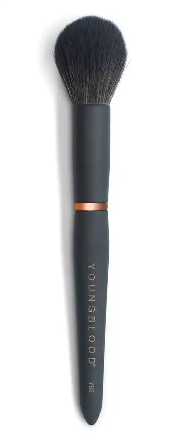 Youngblood YB5 Cheek Brush 1 stk