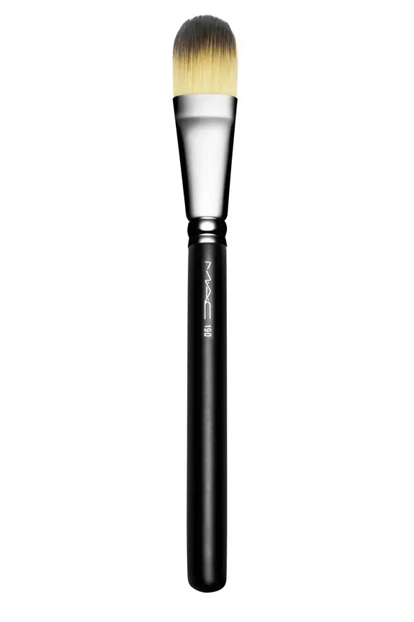 MAC Foundation Brush 190